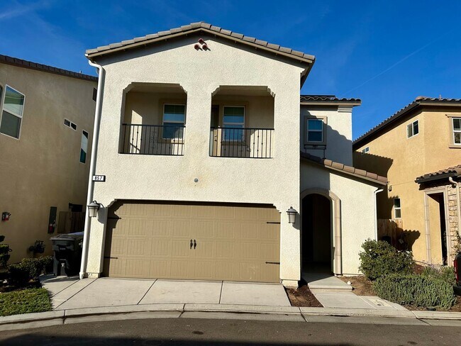 Building Photo - Newly Built 3/2.5 Bonadelle Home in Riverstone Community