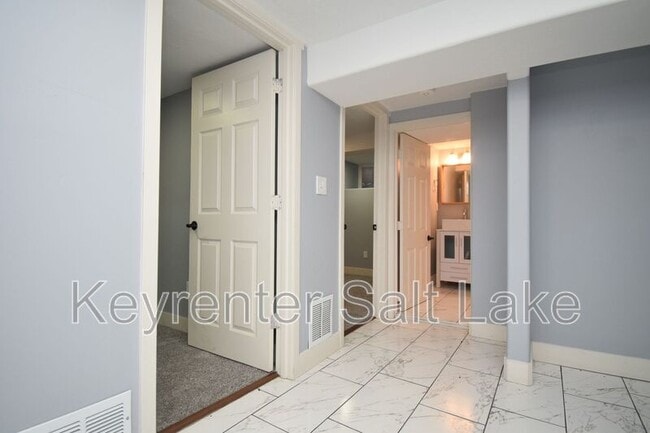 Building Photo - 33 E Cleveland Ave