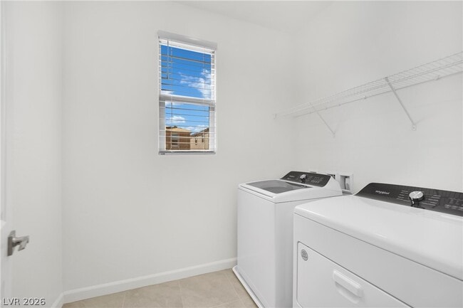 Building Photo - 1515 Pacific Baza St