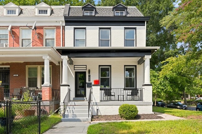 Building Photo - 1632 T St SE