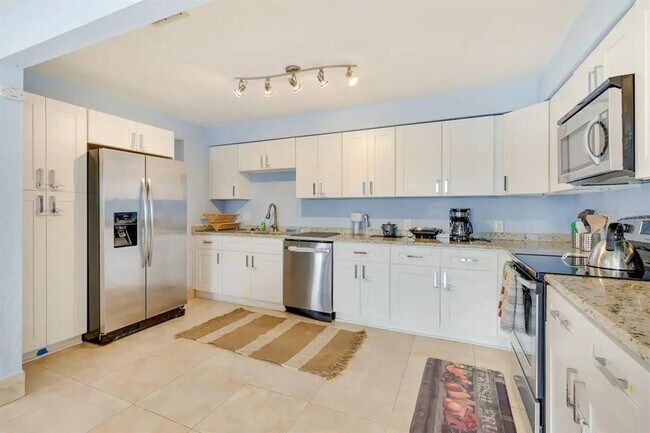 Building Photo - 25 S Ortman Dr