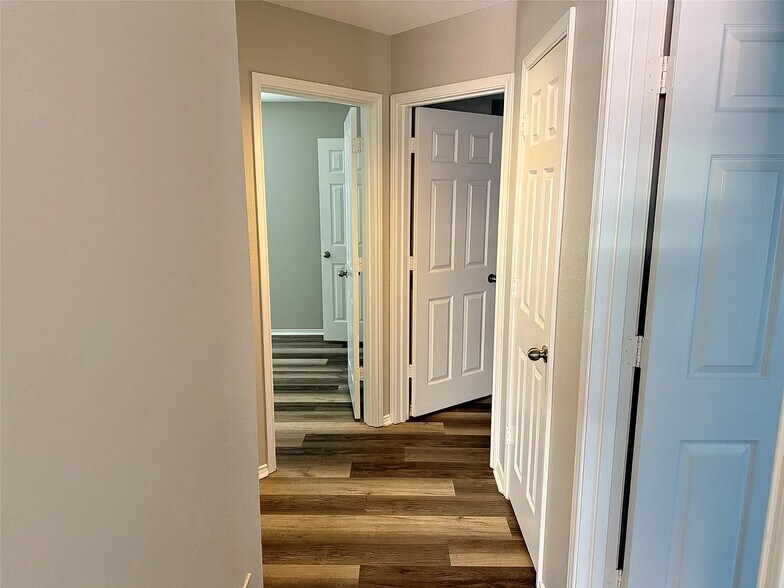 Halway - 8833 Quarry Ridge Trl