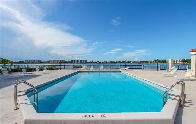 Building Photo - 110 Lake Emerald Dr