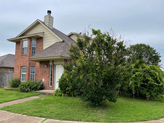 Primary Photo - 4 bedroom home for rent in Moore near 19th...