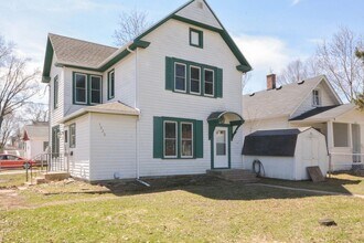 Building Photo - Gorgeous home on corner lot with fenced yard!