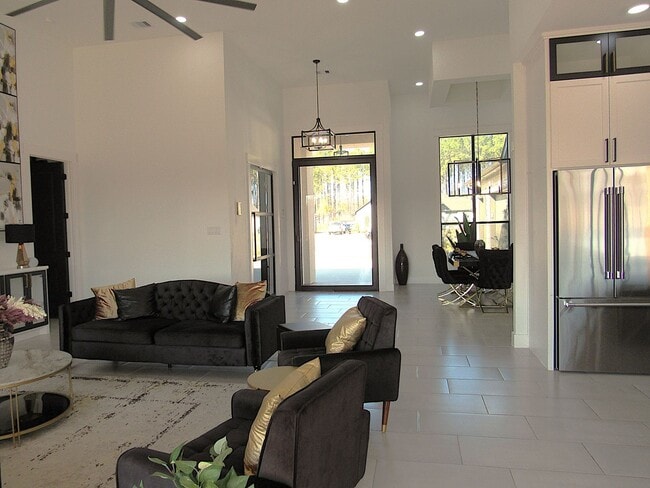 Building Photo - Resort Like Living in a Country Setting