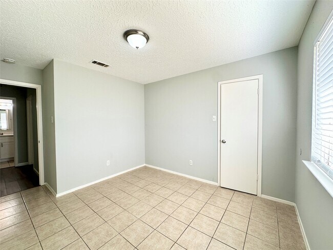 Building Photo - 6722 Kearney Dr