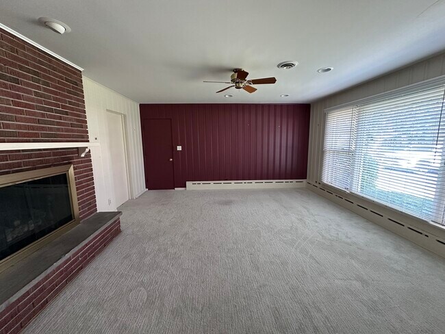 Building Photo - 2300 Landwehr Rd