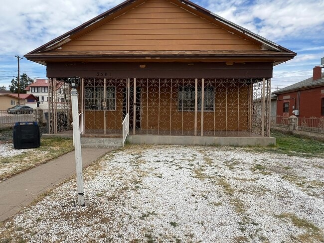 Primary Photo - 3501 Porter Ave