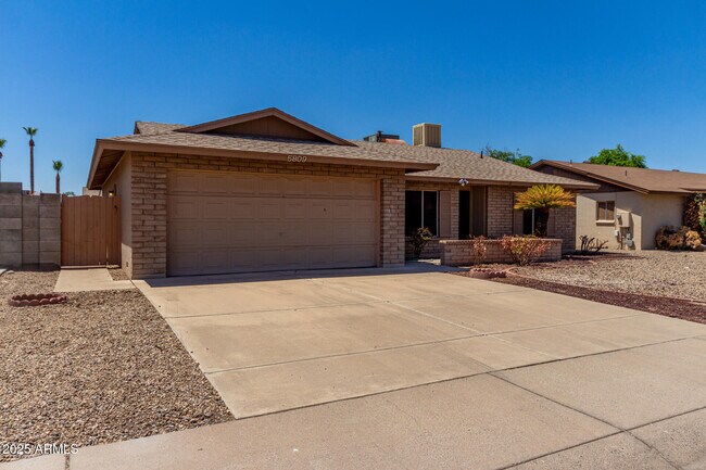 Building Photo - 5809 W Yucca St