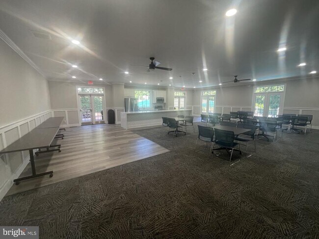 Building Photo - 5904 Bayshire Rd