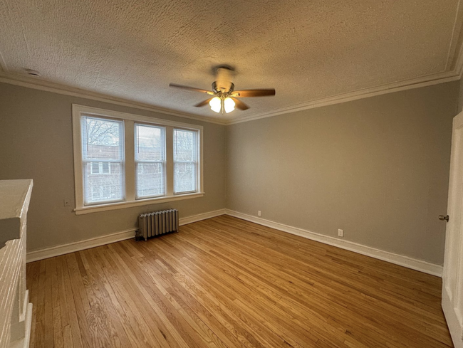 Bedroom 1 - 1507 W Schreiber Ave