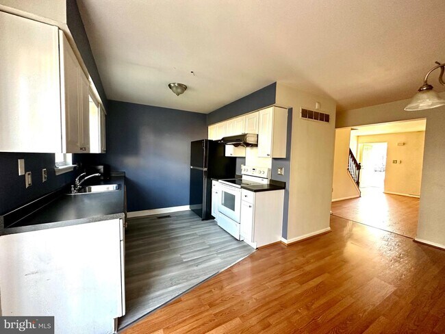 Building Photo - 623 Candlestick Ln