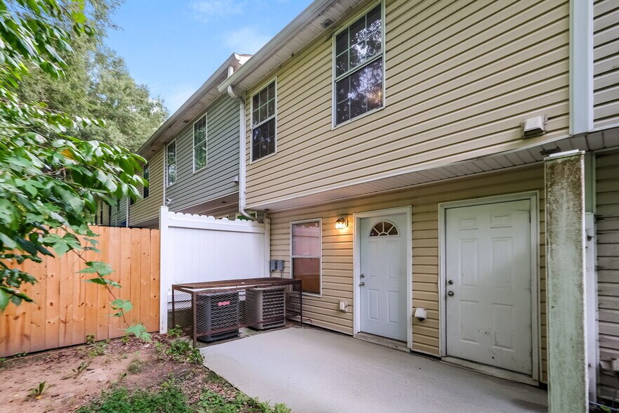 Building Photo - 2862 Vining Ridge Terrace