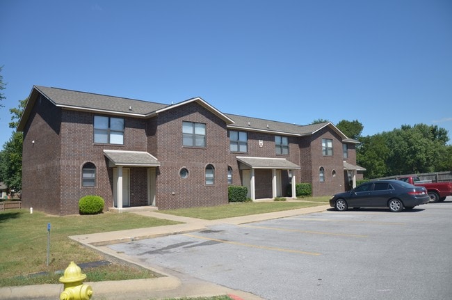 Primary Photo - 195 W Helena St