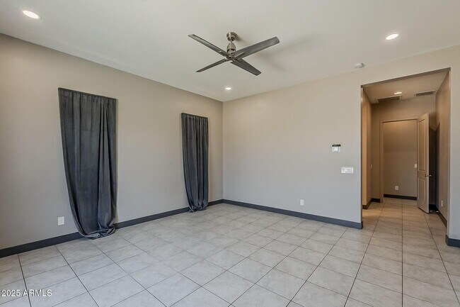 Building Photo - 5232 S Wesley