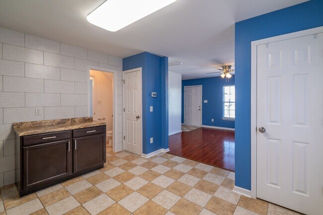 Building Photo - 1053 Brianna Way