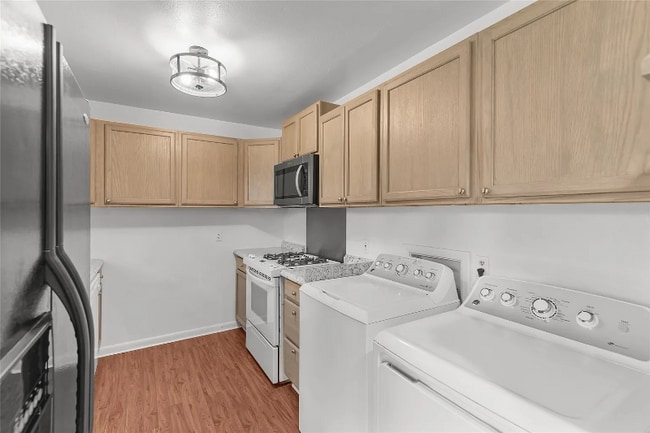 Building Photo - 4209 Lark St