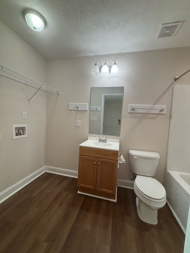 Building Photo - 312 E Jenkins St