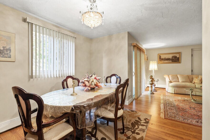 Building Photo - 100 Fellsview Ter