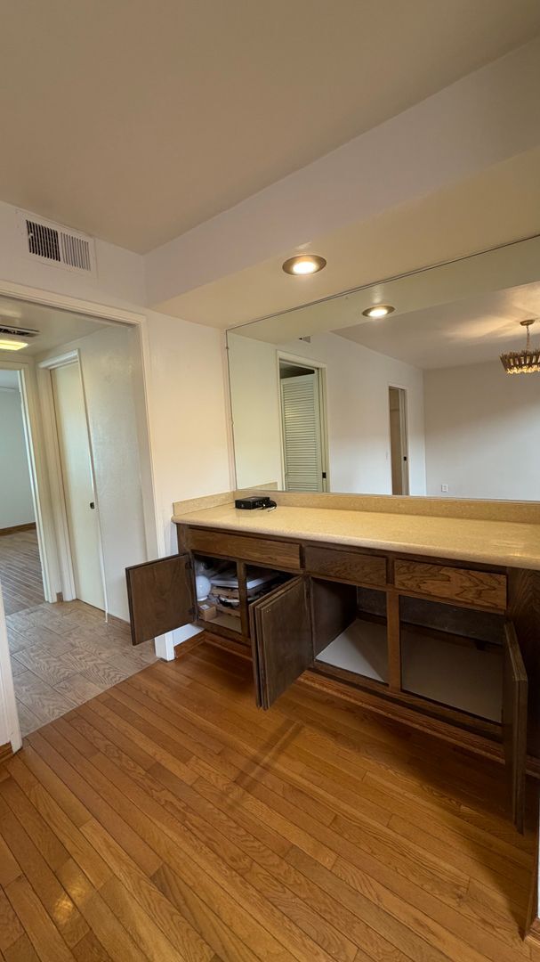 Building Photo - DESIRABLE TWO BEDROOM TWO BATH HOME IN STUDIO CITY