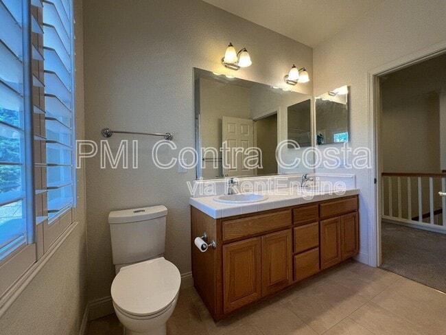 Building Photo - 124 Molly Way