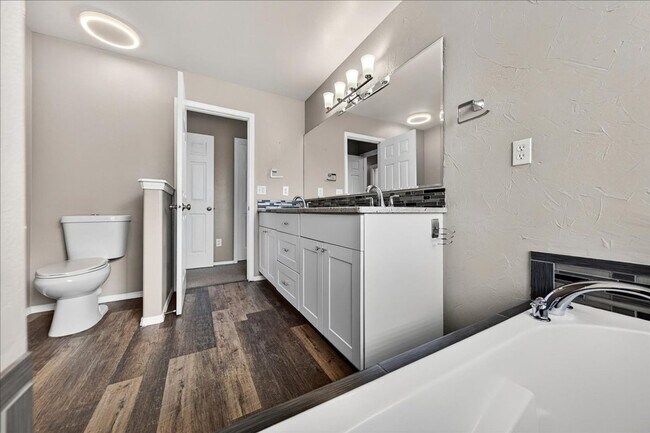 Building Photo - Beautiful NW Meridian Home with Privacy and Community Amenities