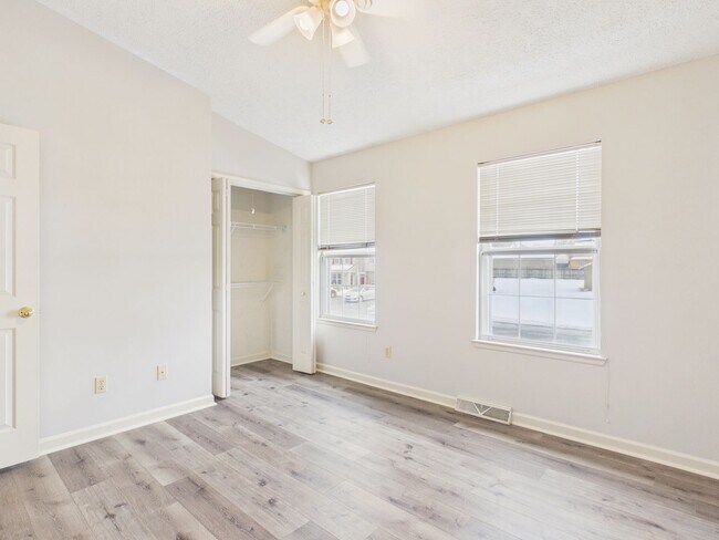 Building Photo - Charming Townhome in Mechanicsburg