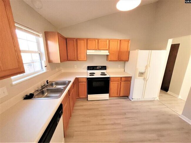 Building Photo - 252 Cherry Grove Dr