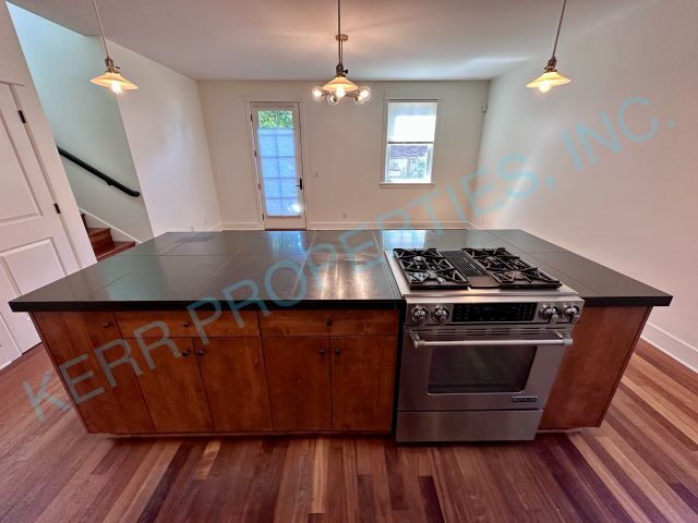 Building Photo - Locating occupants for the property owner! Charming 3-Bedroom Retreat with 2.5 Baths and Spacious...