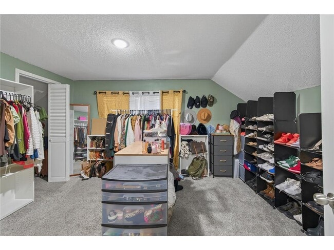 Building Photo - 884 Westminster St