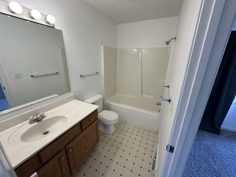 Building Photo - 508 Harriet Ct