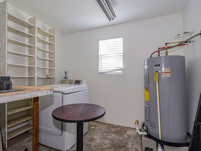 Building Photo - 503 20th St SW