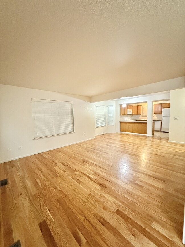 Building Photo - 4527 Starflower Dr