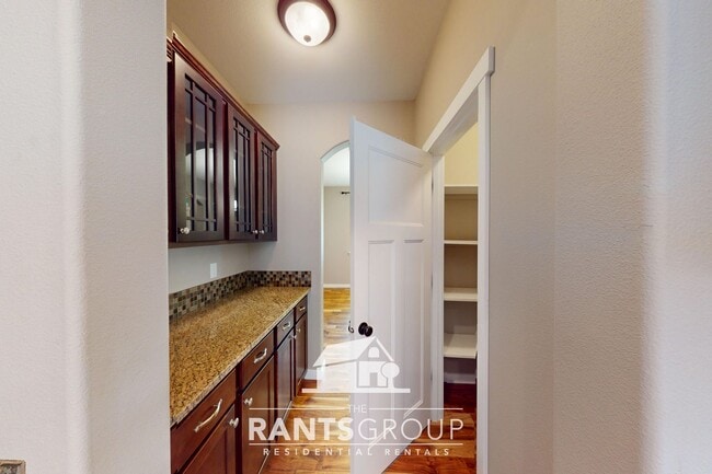 Building Photo - Stunning 4-Bedroom, 2.5 Bathroom Home on a...