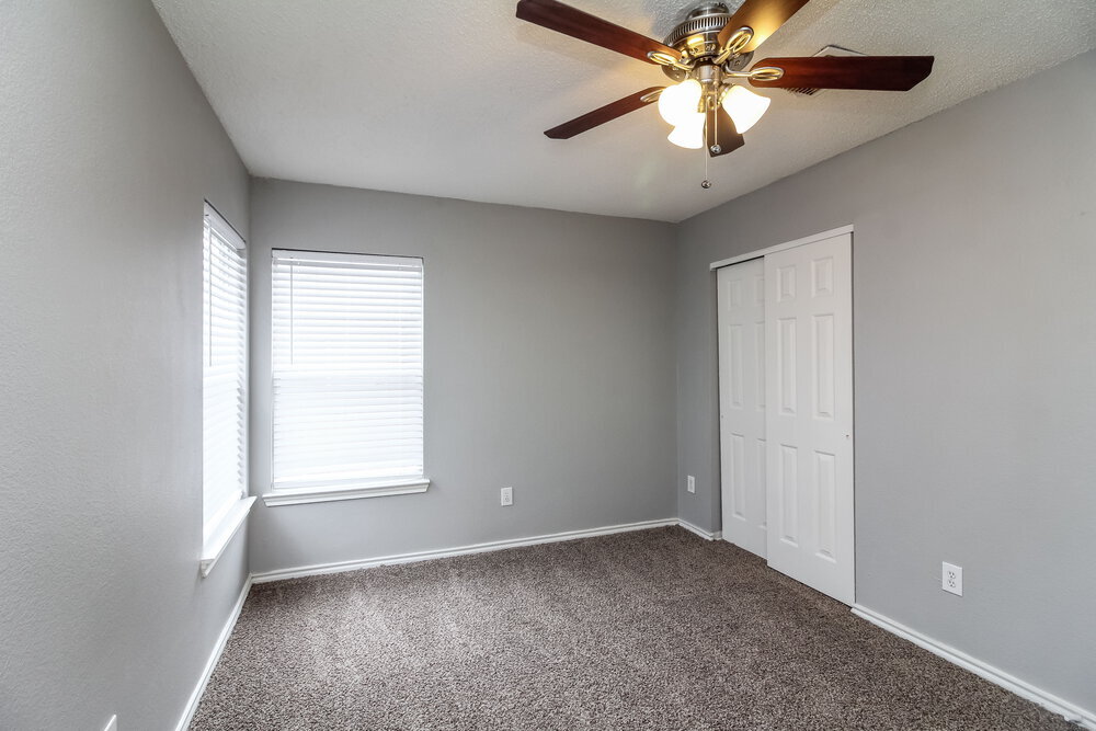 Building Photo - 320 Capricorn St