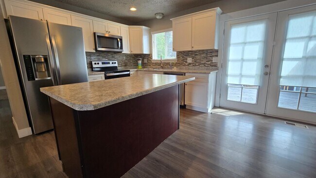 Building Photo - 3933 W Tuscaloosa Way