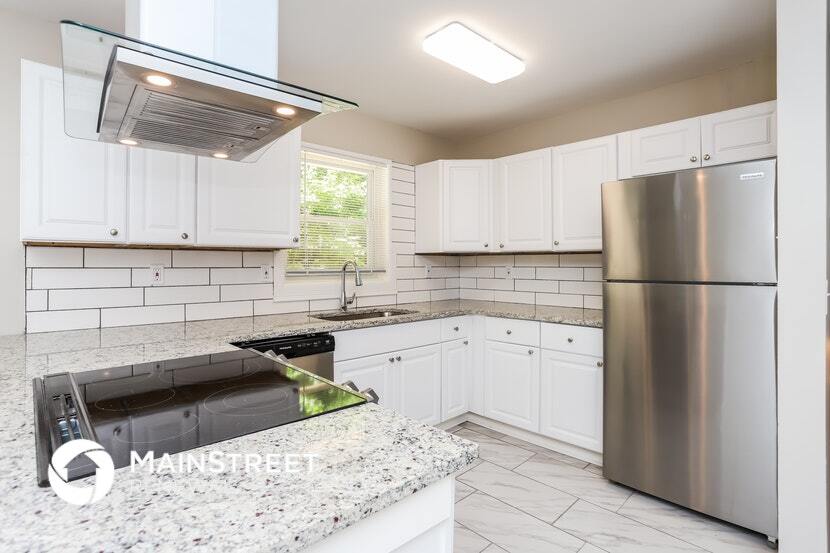 Building Photo - 6033 Hillandale Dr