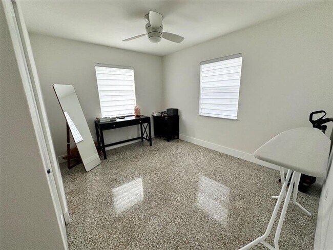 Building Photo - 2648 NE 13th Ave