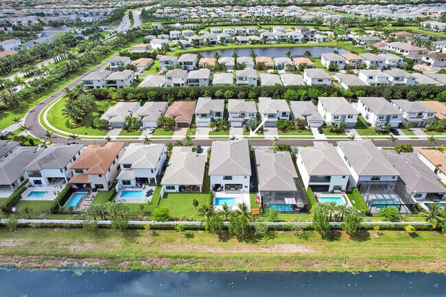 Building Photo - 17523 Rainstream Rd