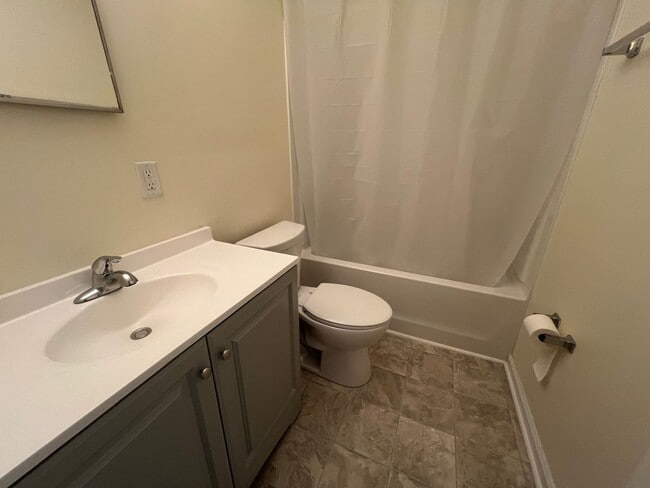 Building Photo - 936 Maryland Ave