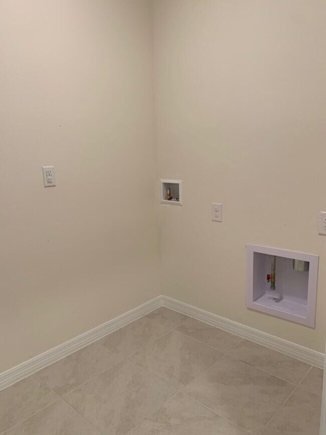 Building Photo - 20007 Royal Tern Ct