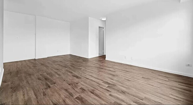 Building Photo - 620 Lenox Avenue