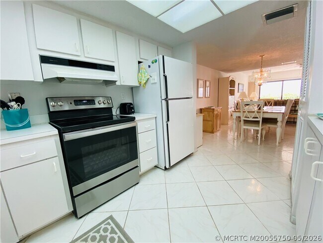 Building Photo - 11000 S Ocean Dr