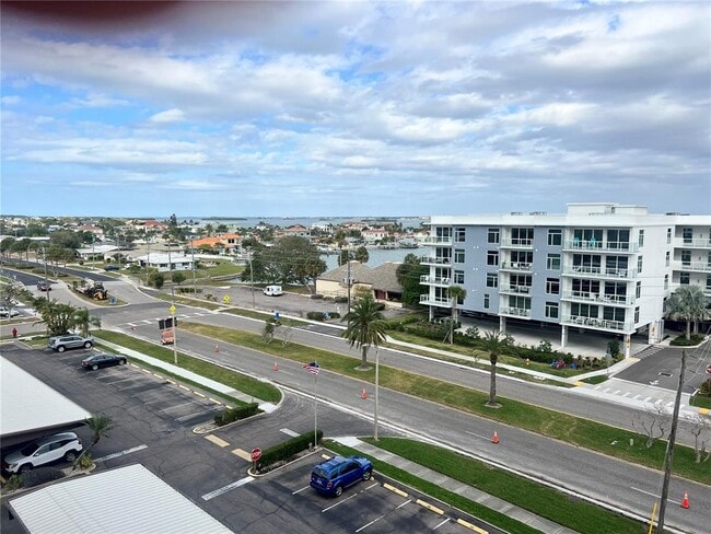 Building Photo - 400 Island Way