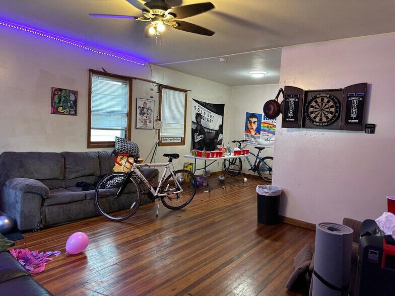 Building Photo - 97 Chapin St