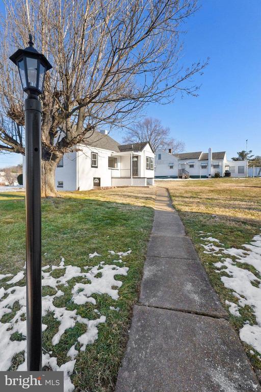 Building Photo - 701 S 2nd St