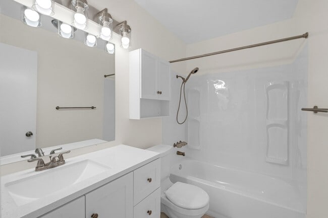 Building Photo - 1422 Rock Glen Ave