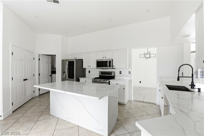 Building Photo - 5204 Elm Grove Dr