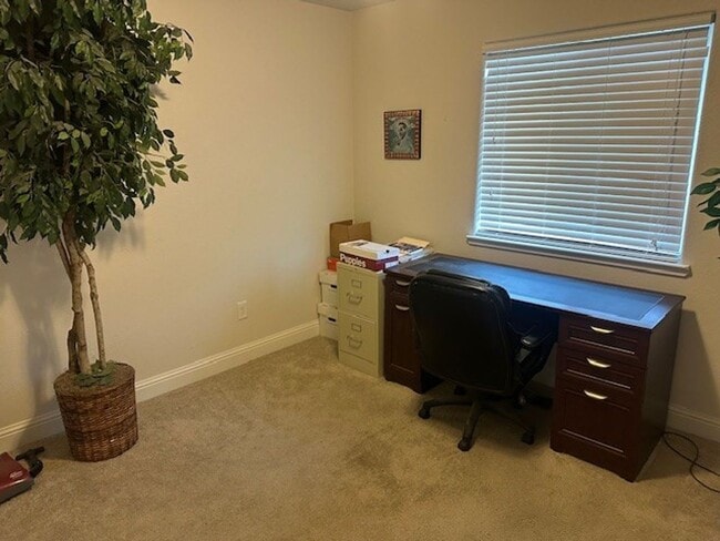 Building Photo - 3 Bed, 2 Bath, # Car Garage Home!